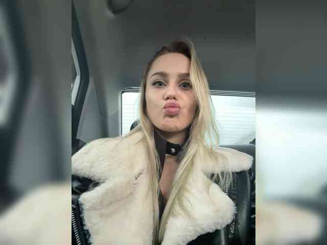 PrettyKatea's sex show image