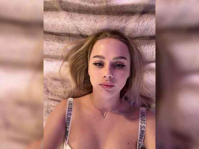 Изображение секс-шоу модели PrettyKatea