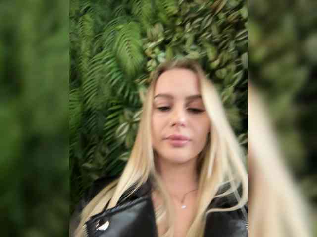 PrettyKatea's sex show image