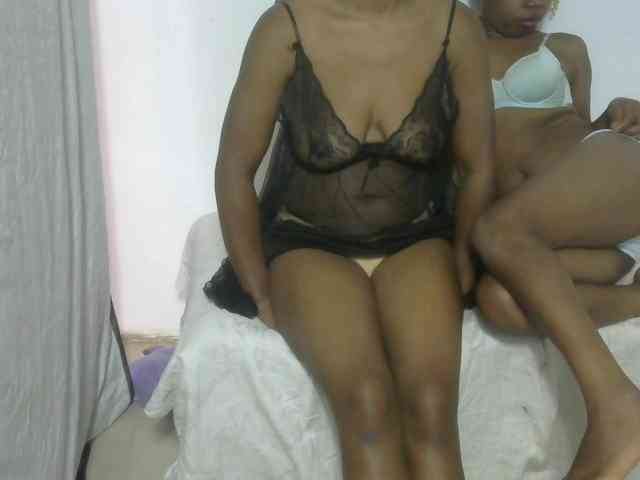 Twinsexgirl's sex show image Twinsexgirl's sex show image