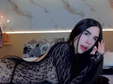 solavelar's sex show image