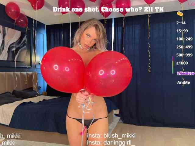 BlushMikki's sex show image