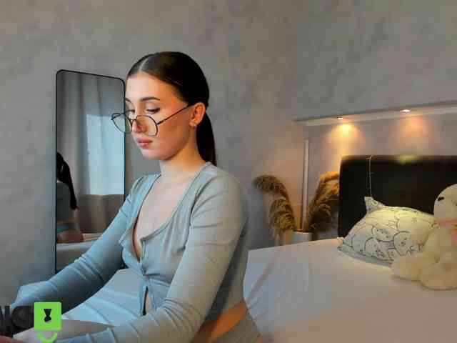 Изображение секс-шоу модели Emily-Lews