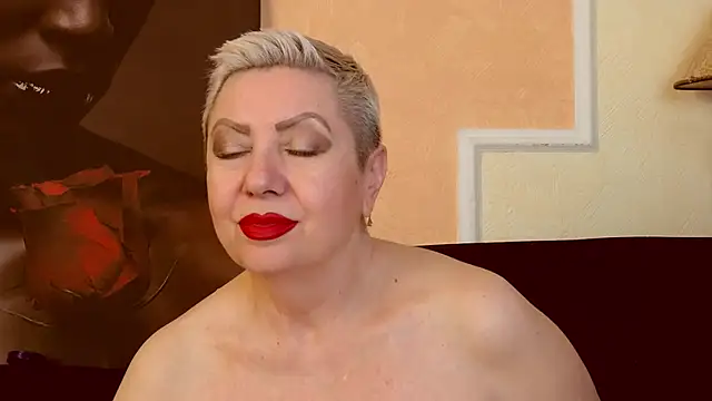 Изображение секс-шоу модели LadyPosh Изображение секс-шоу модели LadyPosh