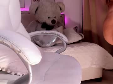 milly_white's sex show image