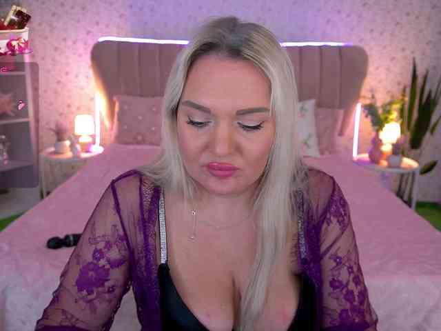 AmelyLoveme's sex show image