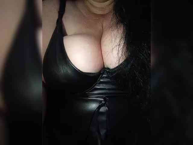 Xo4y2sexa's sex show image