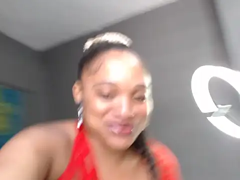 Изображение секс-шоу модели CREAMYCUPCAKExxx