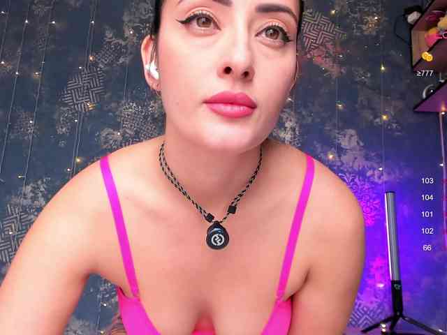 CrazyPussy07's sex show image