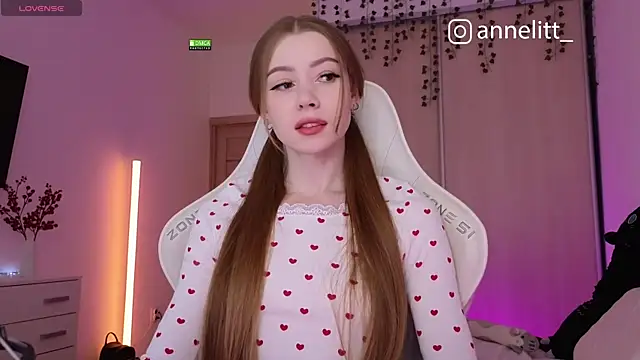 Annelitt's sex show image