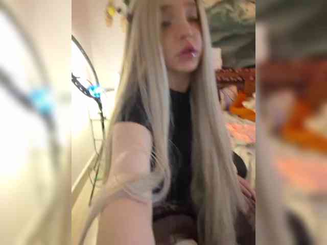 LittleDelora's sex show image