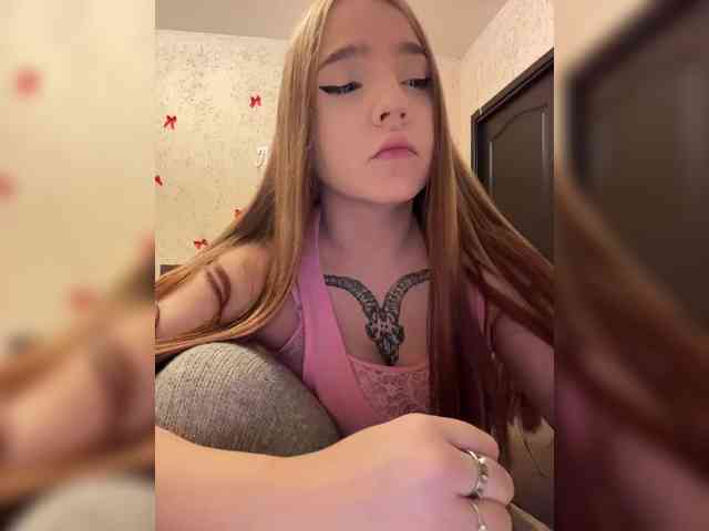 LittleDelora's sex show image