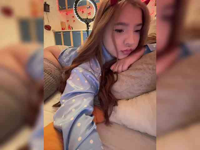 LittleDelora's sex show image