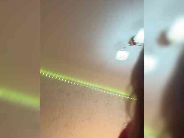 Изображение секс-шоу модели LittleDelora