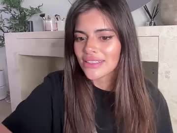 poutyselena's sex show image