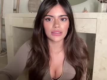 poutyselena's sex show image