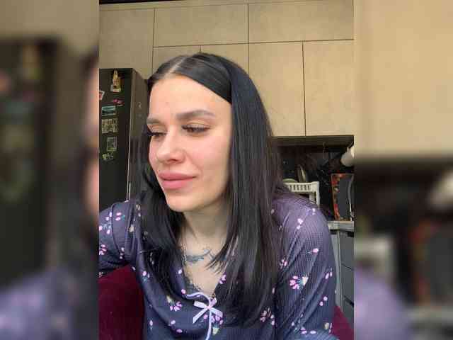 Изображение секс-шоу модели MaidenCrystal