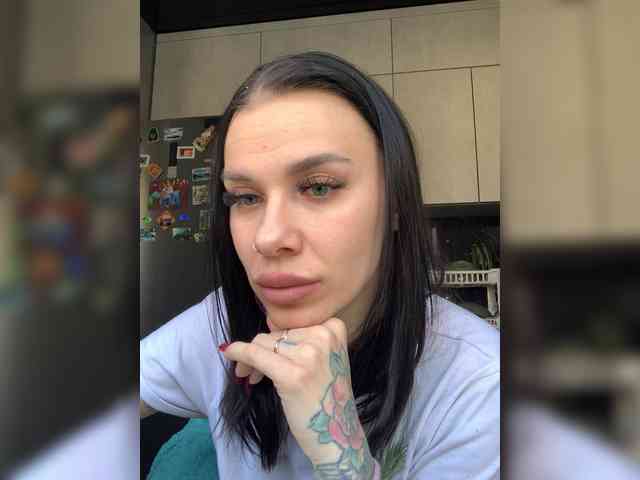 Изображение секс-шоу модели MaidenCrystal