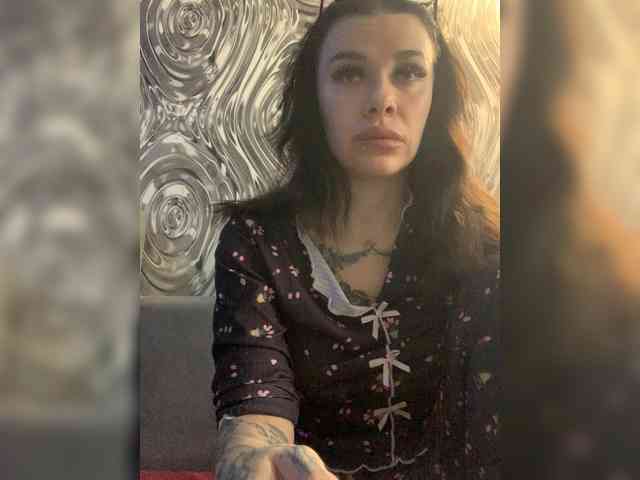 Изображение секс-шоу модели MaidenCrystal