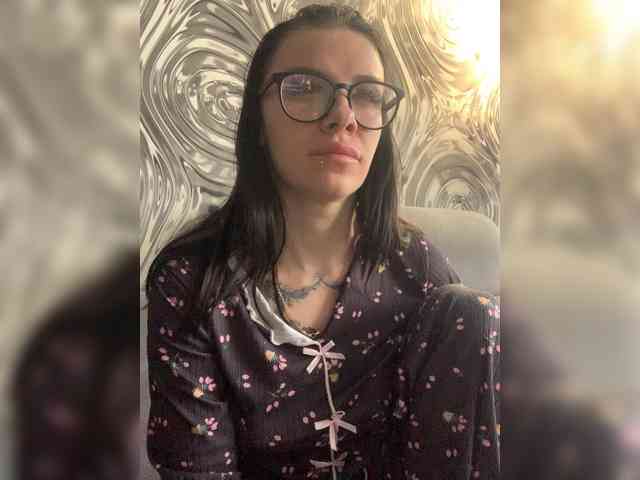 Изображение секс-шоу модели MaidenCrystal