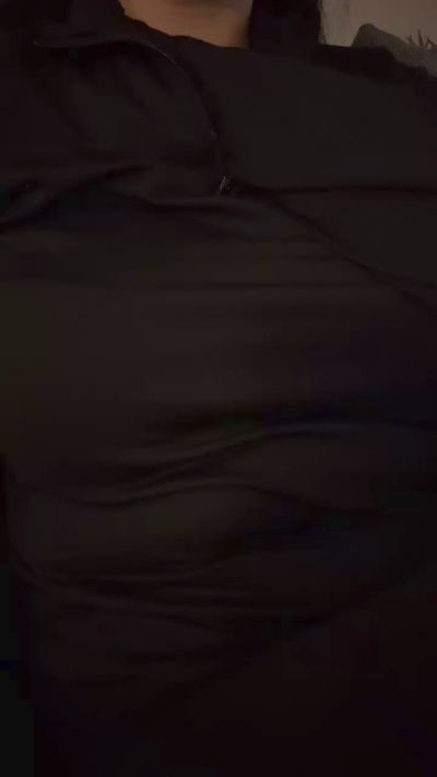 _universia's sex show image