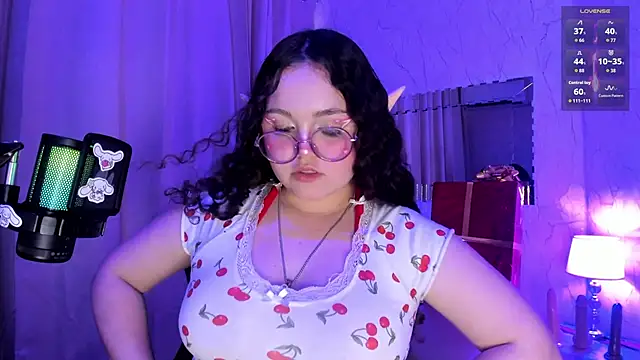 Изображение секс-шоу модели ShylySweet Изображение секс-шоу модели ShylySweet