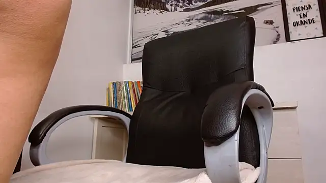 Adrianna5_'s sex show image