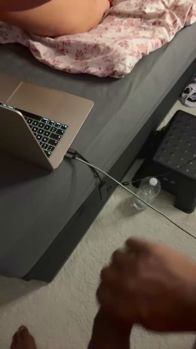 Hotbarbiee's sex show image