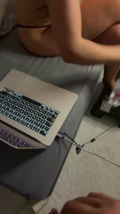 Hotbarbiee's sex show image