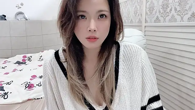 Holiland's sex show image