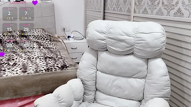 Holiland's sex show image