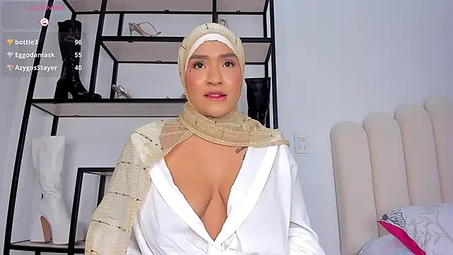 Amira-Zahra's sex show image