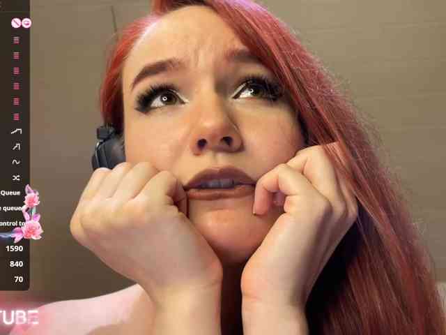 BUSTYTUBE's sex show image