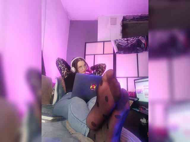 monikanylon's sex show image