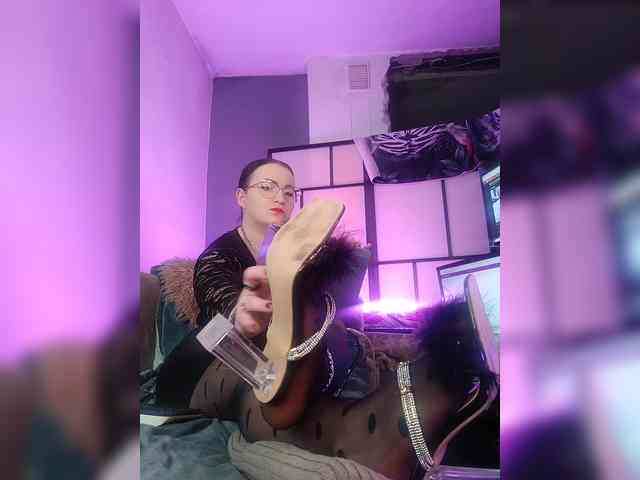 monikanylon's sex show image