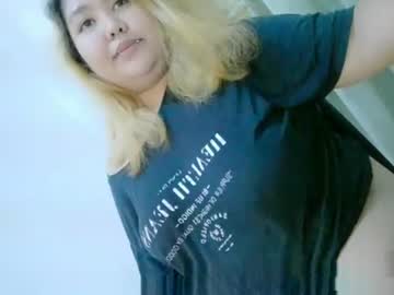 bombastic_darla's sex show image