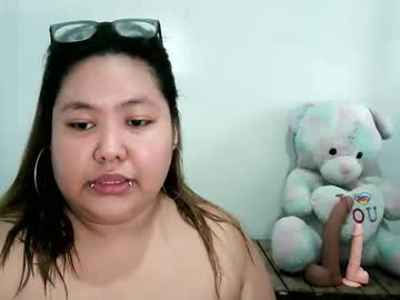 bombastic_darla's sex show image