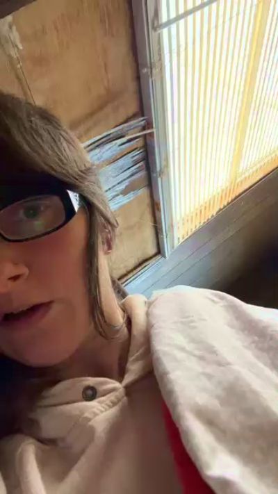 Cosmic_sunshine's sex show image