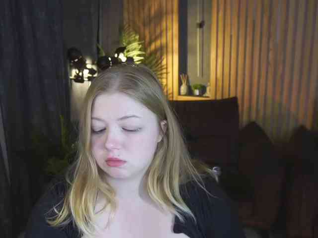 TinkerrBelll's sex show image