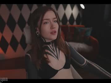 Изображение секс-шоу модели ynnenbrynn