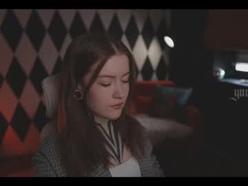 Изображение секс-шоу модели ynnenbrynn