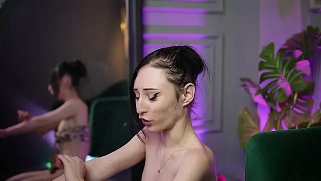 SaraiAngel's sex show image
