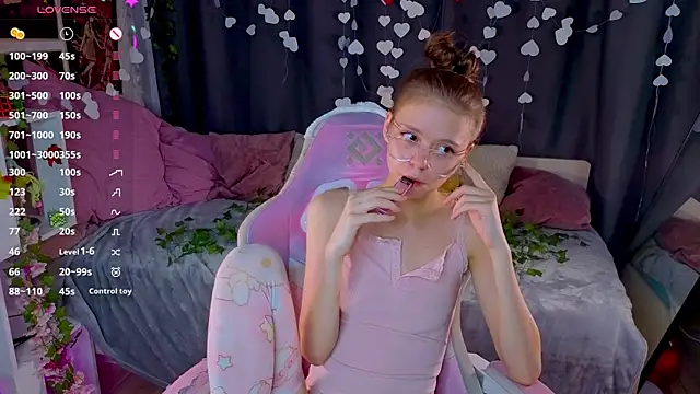 WeiSusi's sex show image