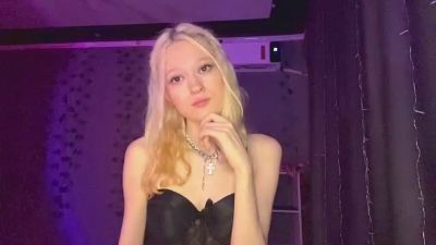 DeliaMarcin's sex show image