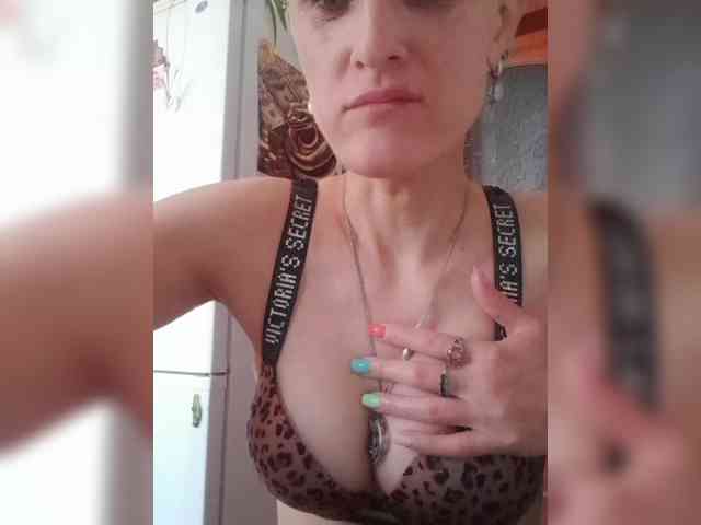 Raisin's sex show image Raisin's sex show image