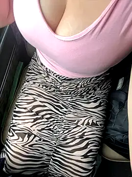 May-Squirt's sex show image