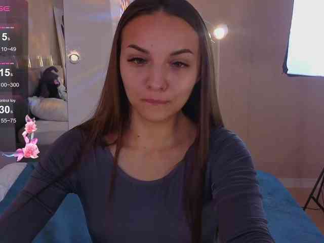 Изображение секс-шоу модели Miki-Milash