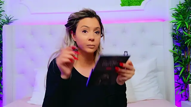 Изображение секс-шоу модели AriannaSins