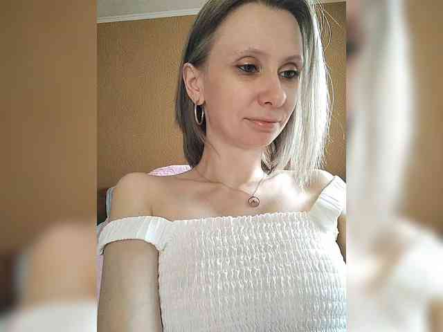 prettyKris's sex show image