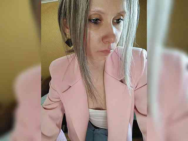 prettyKris's sex show image